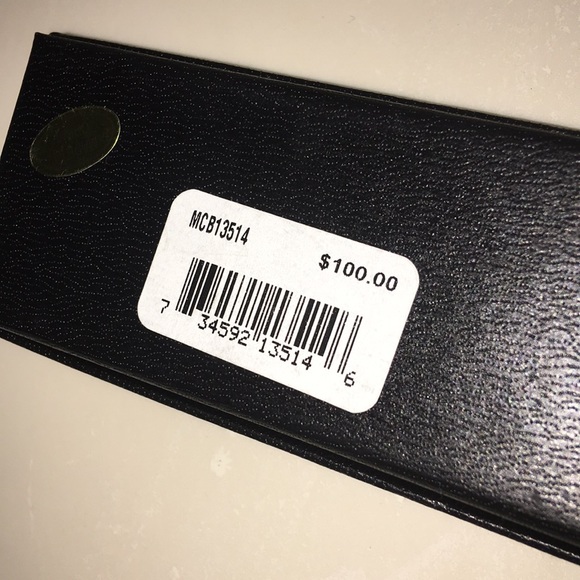 Last Chance. ❄️Diamond Accent Bracelet❄️ - Picture 4 of 8